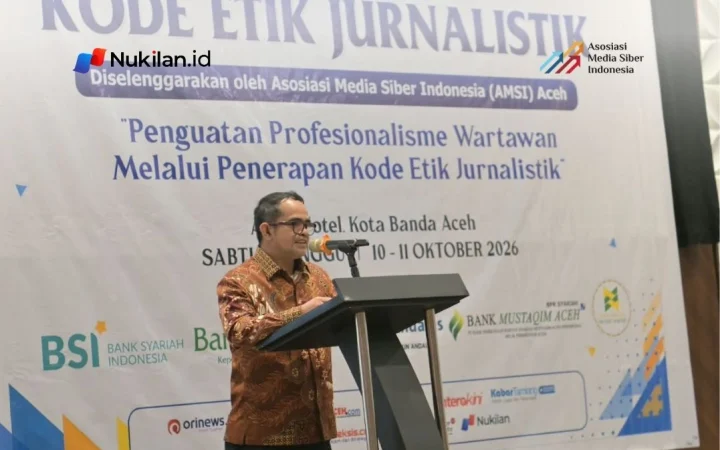 Pelaksana tugas (Plt) Sekretaris Daerah (Sekda) Aceh, Taufik, ST, M.Si., membuka Pelatihan Kode Etik Jurnalistik yang diselenggarakan Asosiasi Media Siber Indonesia (AMSI) Aceh di Hotel Ayani Banda Aceh, Sabtu (10/10/2026). (Foto: Humas Aceh)