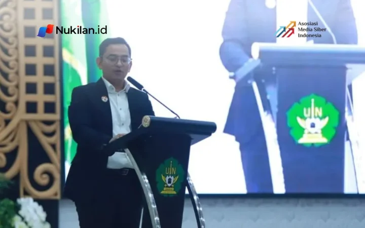 Wakil Rektor III Bidang Kemahasiswaan dan Kerja Sama UIN Ar-Raniry, Reza Idria, pada pembukaan Rapat Kerja Nasional (Rakernas) XX Badan Eksekutif Mahasiswa Seluruh Indonesia (BEM SI) di Auditorium Ali Hasjmy, UIN Ar-Raniry, Banda Aceh, Senin (19/10/2026). (FOTO: HUMAS UINAR)