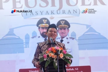 Wakil Gubernur Aceh, H. Fadhlullah, S.E., atau yang akrab disapa Dek Fadh, menghadiri acara peusijuek (tepung tawar) dan tasyakuran untuk tiga putra Aceh yang memperoleh amanah jabatan di tingkat nasional. Kegiatan tersebut berlangsung di Aula Badan Penghubung Pemerintah Aceh (BPPA), Jakarta, Minggu (11/10/2026). (FOTO: FOR NUKILAN)