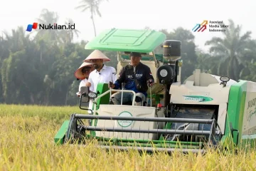 Gubernur Aceh, Muzakir Manaf atau yang akrab disapa Mualem, meninjau sejumlah sektor pemulihan pascabencana di Kabupaten Aceh Tamiang. (Foto: For Nukilan)