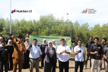 Fakultas Ilmu Sosial dan Ilmu Politik (FISIP) Universitas Syiah Kuala (USK) memulai rangkaian Jejak FISIP 6 dengan kegiatan penanaman mangrove di Lampulo Park, Banda Aceh. (FOTO: FOR NUKILAN)