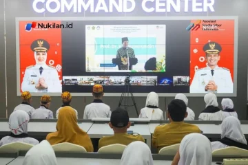 Sejumlah perwakilan siswa SD, SMP, SMA, hingga Madrasah Aliyah Negeri (MAN) di Kota Banda Aceh mengikuti Gerakan Tobat Ekologis bertema “Mengawali Langkah Bersama untuk Sekolah Berbudaya Lingkungan” secara daring melalui Zoom, Senin (12/10/2026). (FOTO: HUMAS BNA)