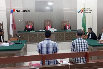 Terdakwa tindak pidana korupsi pengelolaan anggaran pada Dinas Kesehatan Kabupaten Aceh Tengah mengikuti persidangan di Pengadilan Tindak Pidana Korupsi pada Pengadilan Negeri Banda Aceh di Banda Aceh, Senin (5/10/2026). (FOTO: ANTARA)