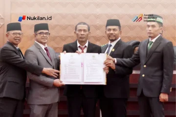 Pemerintah Aceh bersama Dewan Perwakilan Rakyat Aceh (DPRA) menandatangani Berita Acara Persetujuan Bersama terhadap Kebijakan Umum Anggaran (KUA) dan Prioritas dan Plafon Anggaran Sementara (PPAS) Tahun Anggaran 2027, Kamis (8/10/2026). (Foto: For Nukilan)