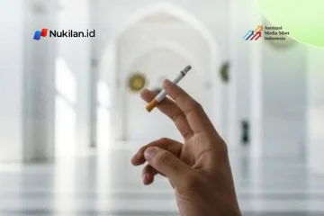 Ilustrasi merokok dalam masjid. (Foto: Facebook)