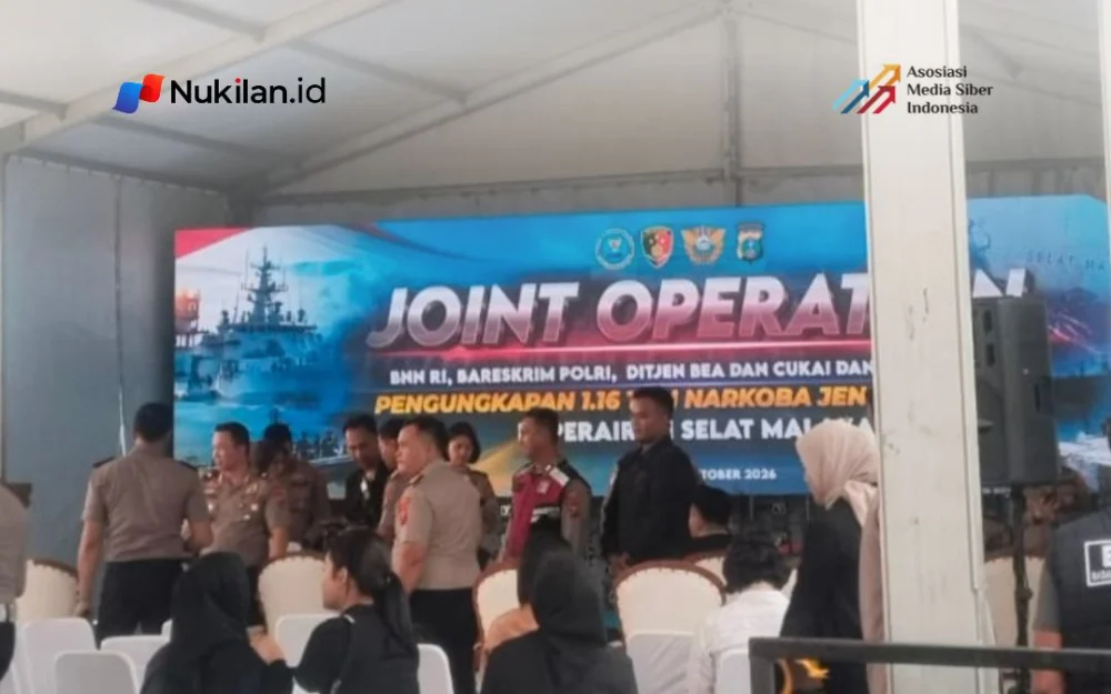 Sejumlah persiapan dilakukan untuk acara konferensi pers di dermaga Bandar Deli, Pelabuhan Belawan.(FOTO: mol)