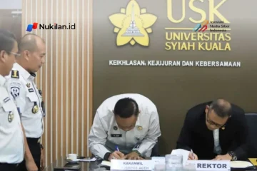 Rektor USK, Prof. Mirza Tabrani, S.E., M.B.A., D.B.A, (Kanan) dan Kakanwil Ditjenpas Aceh, Ramdani Boy, Bc.I.P., S.Sos., M.Si, melakukan penandatanganan MoU untuk mengembangkan program pembinaan dan kemandirian warga binaan di Ruang Mini Rektor USK. (Banda Aceh, 23 Oktober 2026). (Foto: Humas USK)