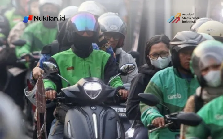 Sejumlah pengemudi ojek online membawa penumpang di Depok, Jawa Barat, Kamis (25/6/2026). (Foto: ANTARA)