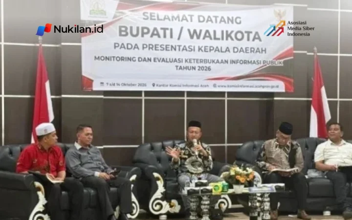 Bupati Aceh Jaya Safwandi S.Sos M.AP dalam Presentasi Pimpinan Badan Publik pada tahapan Monitoring dan Evaluasi (Monev) Keterbukaan Informasi Badan Publik Tahun 2026 di Kantor Komisi Informasi Aceh, Banda Aceh, Selasa, 13 Oktober 2026. (Foto: Porkopim)