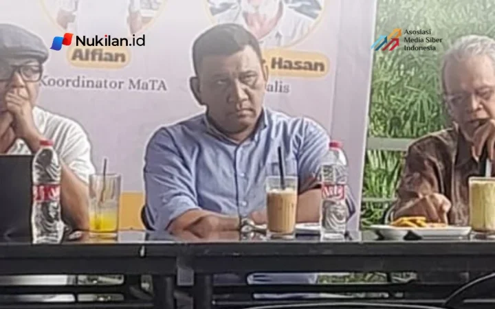 Koordinator Masyarakat Transparansi Aceh (MaTA), Alfian. dalam diskusi publik bertajuk “Refleksi Setahun Bencana Hidrometeorologi Aceh dan Sumatera” yang digelar Jurnalis Ekonomi Aceh (JEA) bersama Jaringan Survei Inisiatif (JSI) di Kanto Kupi, Banda Aceh, Jumat (16/10/2026). (Foto: Nukilan)
