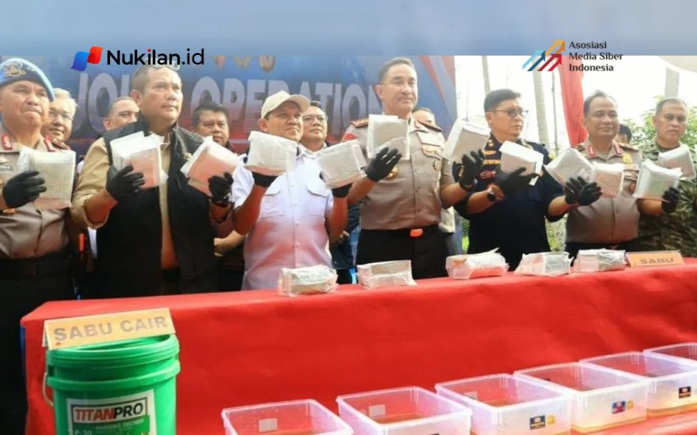 Kapolri Jenderal Polisi Suyudi Ario Seto di lokasi pabrik sabu di Gampong Ulee Tutue, Kecamatan Mutiara Timur, Kabupaten Pidie, Aceh, Jumat (23/10/2026). (FOTO: POLRI)
