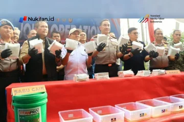 Kapolri Jenderal Polisi Suyudi Ario Seto di lokasi pabrik sabu di Gampong Ulee Tutue, Kecamatan Mutiara Timur, Kabupaten Pidie, Aceh, Jumat (23/10/2026). (FOTO: POLRI)