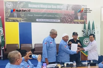 Fadhli Ali terpilih secara aklamasi sebagai Ketua Dewan Pimpinan Wilayah Asosiasi Petani Kelapa Sawit Seluruh Indonesia (DPW APKASINDO) Aceh dalam Musyawarah Wilayah Luar Biasa (Muswilub) yang berlangsung di Banda Aceh, 8 Oktober 2026. (FOTO: FOR NUKILAN)