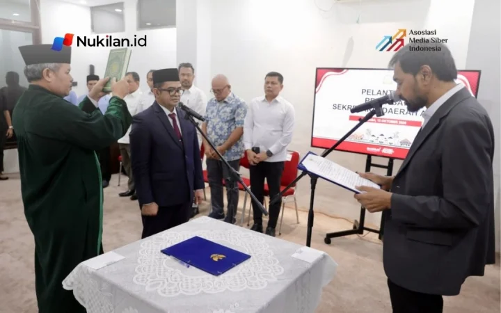 Gubernur Aceh, H. Muzakir Manaf atau Mualem, melantik Taufik, S.T., M.Si., sebagai Penjabat Sekretaris Daerah (Sekda) Aceh pada Selasa (13/10/2026). (Foto: For Nukilan)