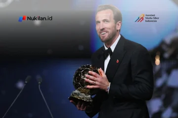Penyerang Bayern Munchen, Harry Kane, dinobatkan sebagai pemenang Ballon d’Or 2026 dalam acara penghargaan yang berlangsung di London Palladium Theatre, London, Inggris, Senin (26/10/2026) malam waktu setempat atau Selasa (27/10) dini hari WIB. (Foto: Yahoo Sport)