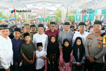 Wakil Gubernur Aceh, H. Fadhlullah, menghadiri peringatan Maulid Nabi Muhammad SAW 1448 Hijriah yang dirangkaikan dengan doa bersama untuk keselamatan serta mengenang satu tahun bencana banjir dan longsor yang melanda dataran tinggi Gayo di Masjid Quba, Bebesen, Kabupaten Aceh Tengah, Senin (26/10/2026). (Foto: For Nukilan)