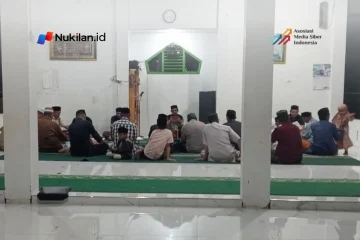 Balai Tempat Mengaji (BTM) Al-Ishlahiyah Lambhuk tidak hanya menyelenggarakan pengajian bagi anak-anak, tetapi juga mengadakan pengajian rutin bagi jamaah laki-laki dan perempuan dewasa. (Foto: For Nukilan)
