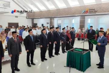 Bupati Aceh Utara, H. Ismail A. Jalil atau yang akrab disapa Ayahwa, melantik dan mengambil sumpah jabatan 10 Pejabat Pimpinan Tinggi Pratama (Eselon II) di lingkungan Pemerintah Kabupaten Aceh Utara, Jumat (30/10/2026). (Foto: Humas Aceh Utara)